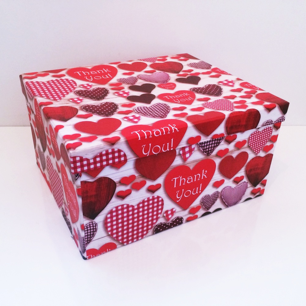 Kalp Desenli Dikdörtgen Hediye Kutusu Büyük Boy