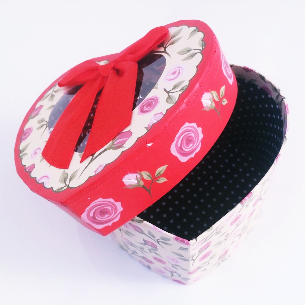 Kalp Şeklinde Hediye Kutusu Orta Boy