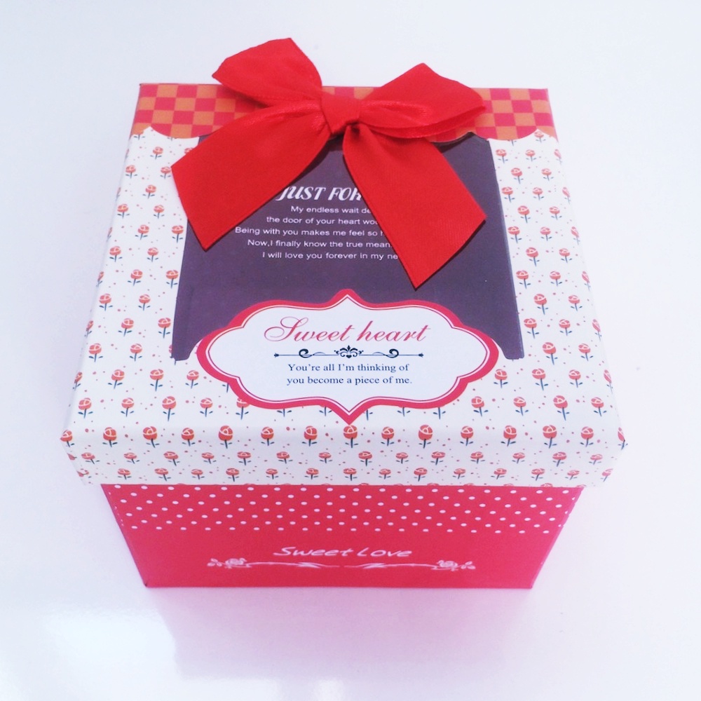 Şeffaf Kapaklı Kare Hediye Kutusu Orta Boy