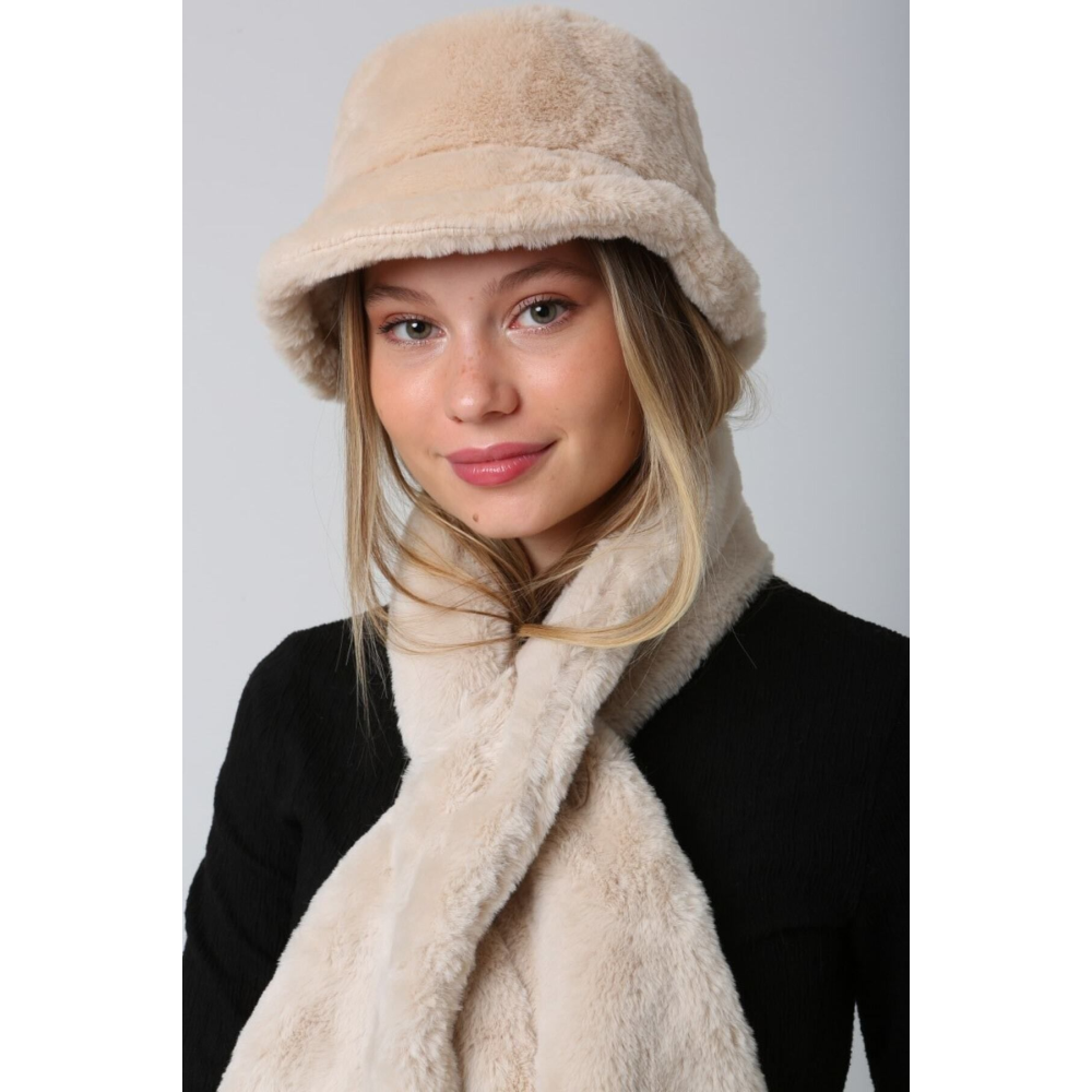 Bej Peluş Şapka Ve Atkı Seti - Yumuşak, Sıcak Tutan Kış Aksesuarları Set01