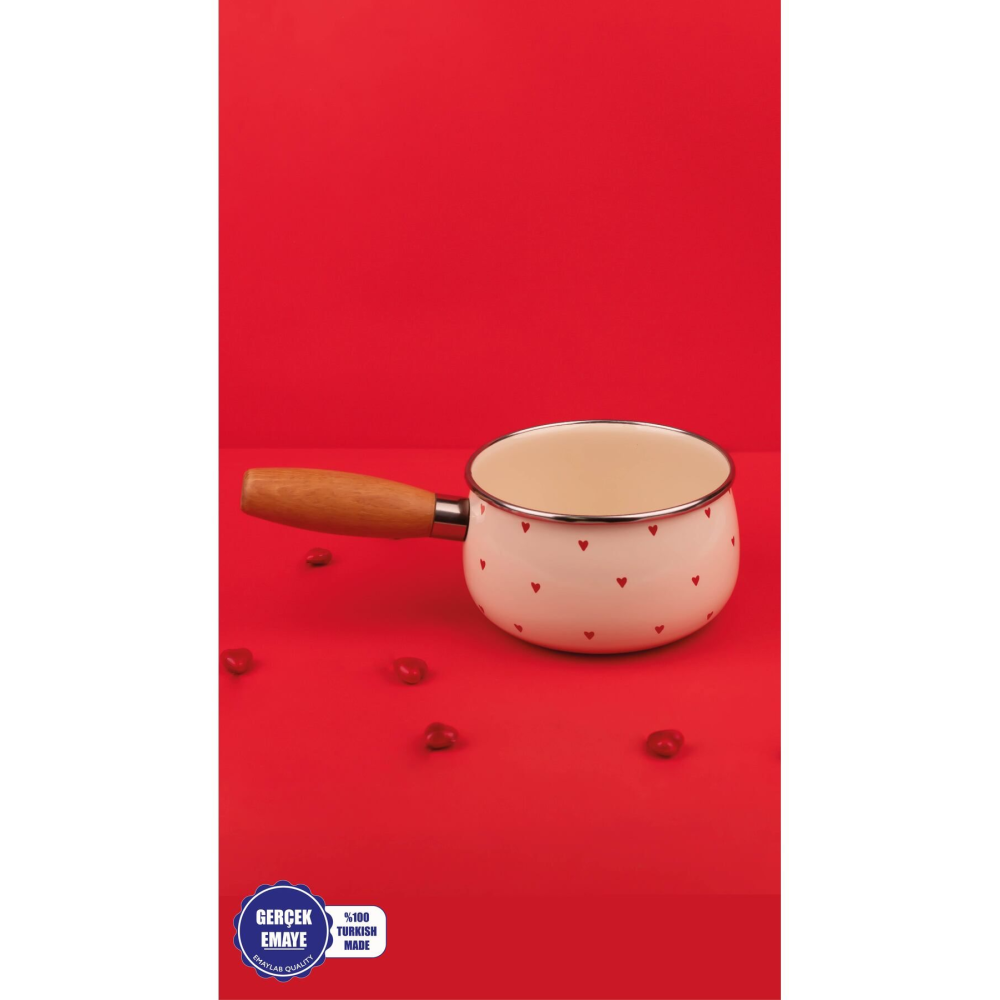 Cupid Ahşap Saplı Kalp Desenli Emaye Sos Tavası 16cm 1,3 Litre (İNDÜKSİYON DAHİL TÜM OCAKLARA UYGUN)