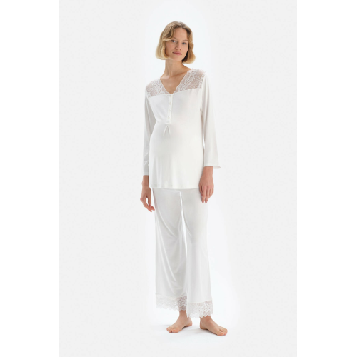 Ekru Yaka Ve Paça Dantel Garnili Pijama Takım