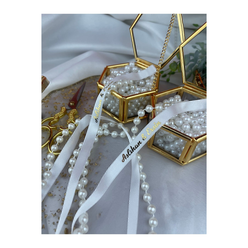 Dökülmeyen Incili Beyaz Isimli Söz Ve Nişan Kurdelesi Damat Kahvesi Hediyeli