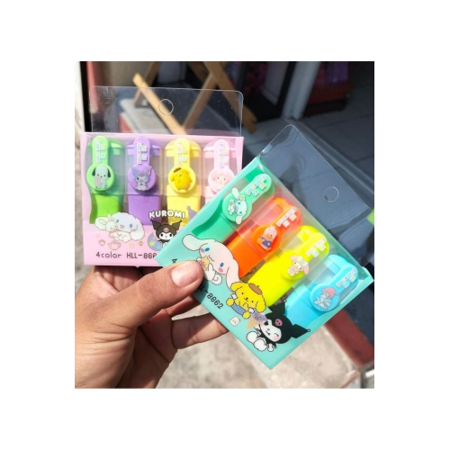 4 lü Fosforlu Kalem Sanrio Karakter Stickerlı Fosforlu Keçeli Kalem Seti 1 ADET