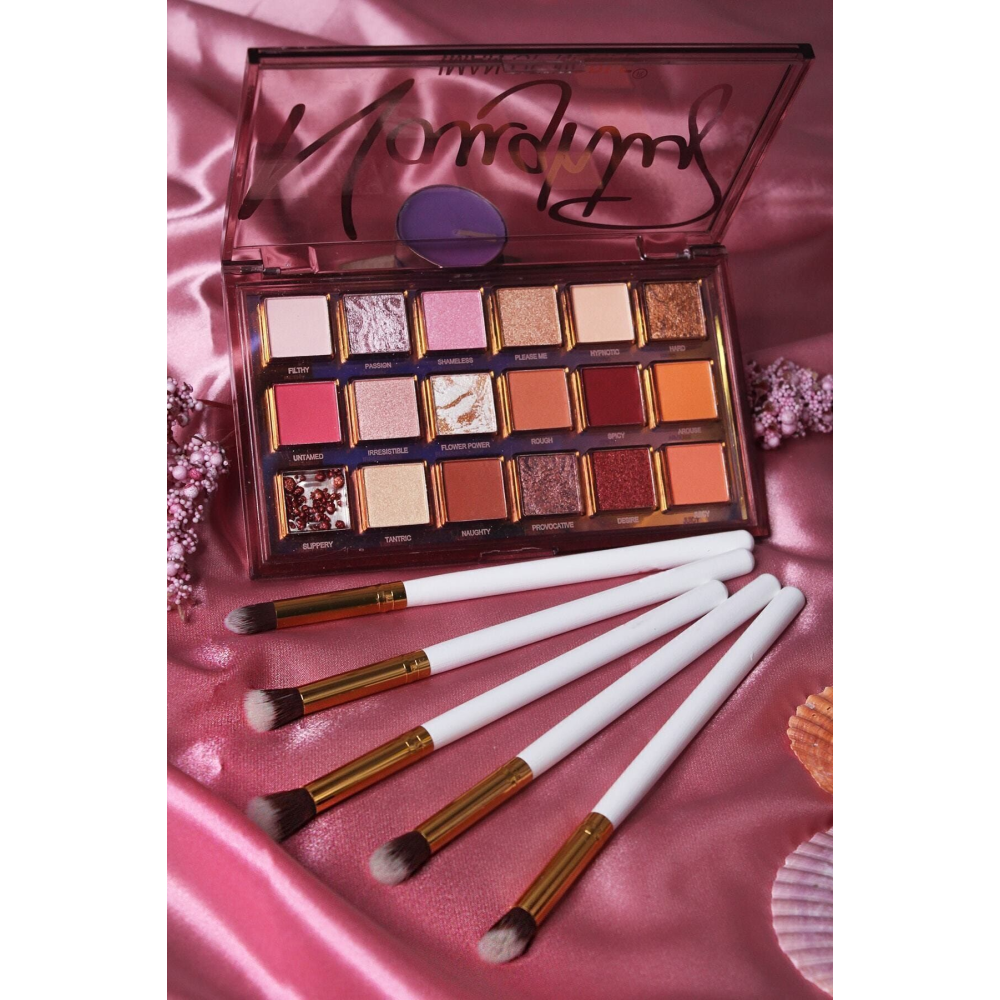 2'li Makyaj Seti Naughty 18'li Far Paleti Aynasız + 5'li Far Fırçası Beyaz Renk