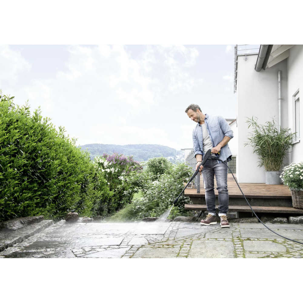 Karcher K 4 Compact UM Basınçlı Yıkama Makinesi