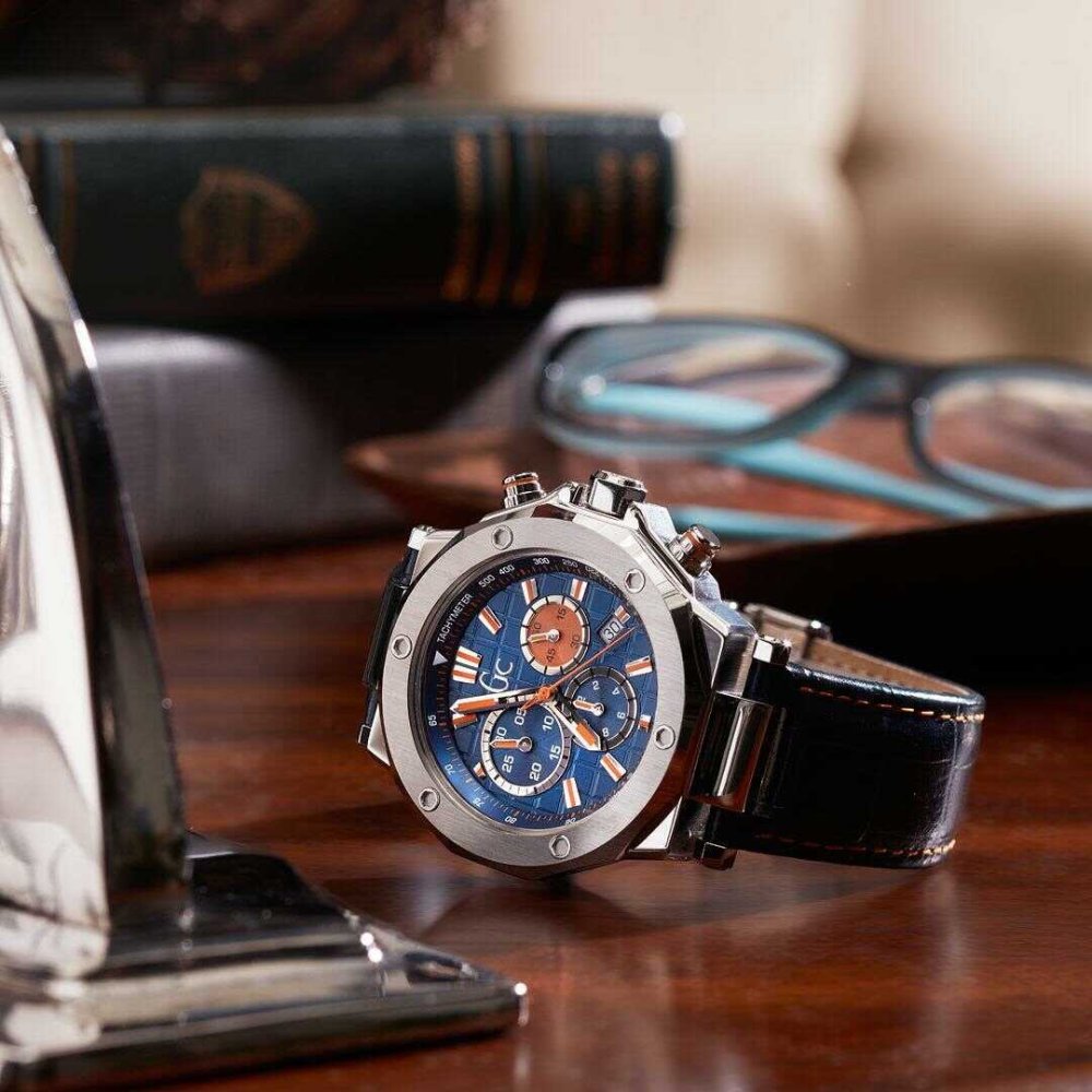 Guess Collection GCX72029G7S Erkek Kol Saati