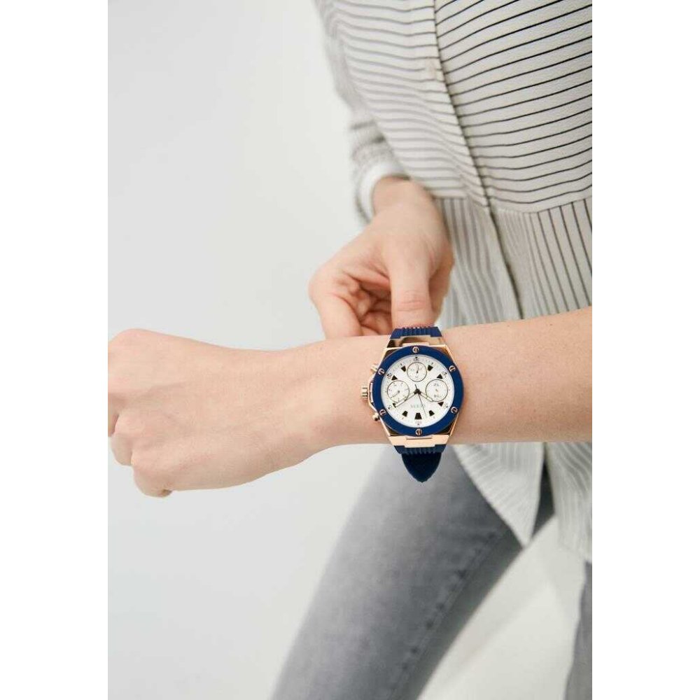 Guess GUGW0030L5 Kadın Kol Saati